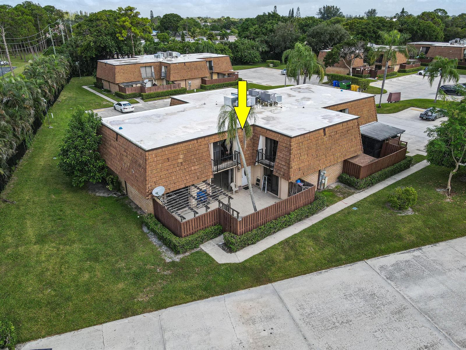 2406 24th Lane, FL 33463 — zdjęcie 4