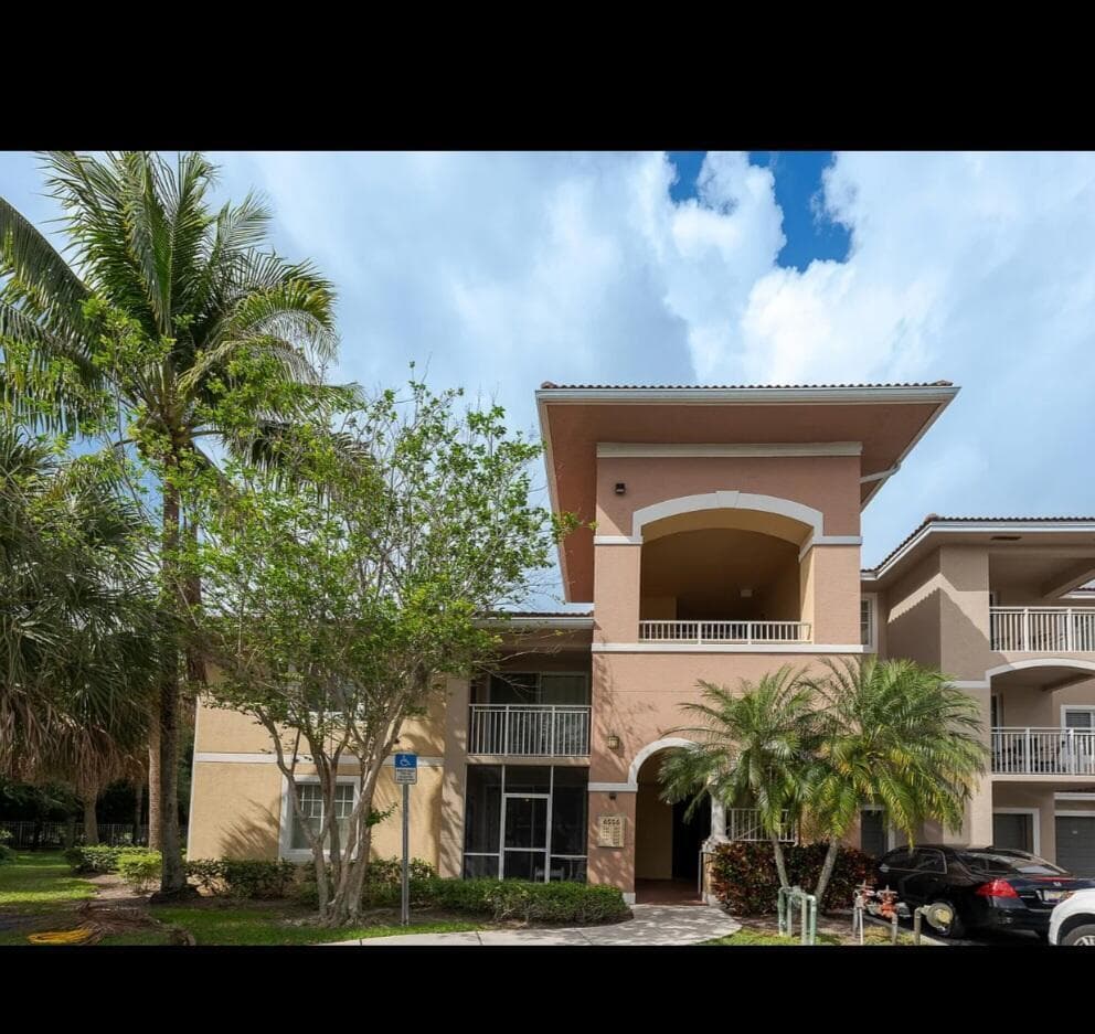6556 Emerald Dunes Drive # 207, West Palm Beach, FL 33411