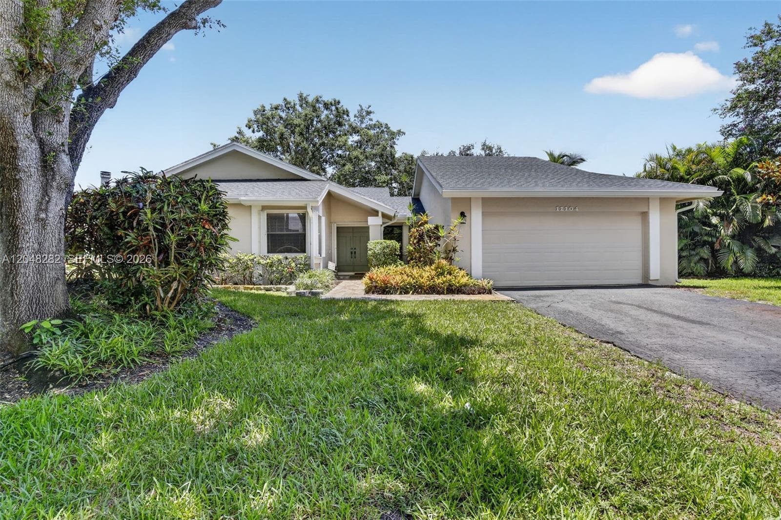 12104 Landing Way, Cooper City, FL 33026