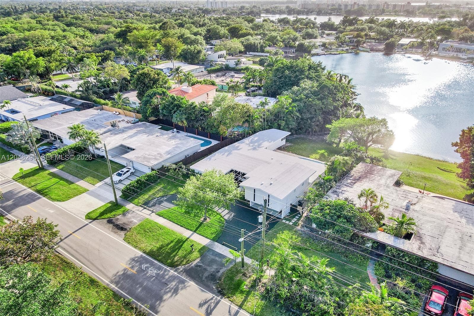 19260 NE 22nd Ave, North Miami Beach, FL 33180 — zdjęcie 3