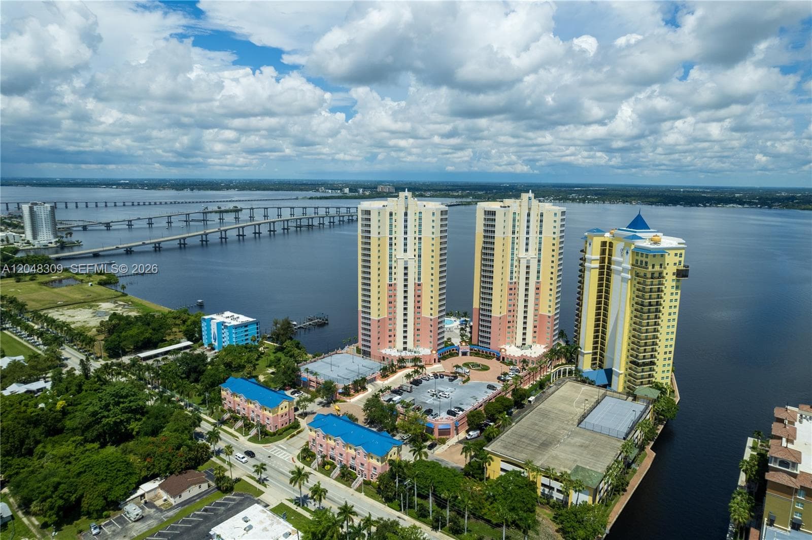 2743 1st St # 406, Other City - In The State Of Florida, FL 33916 — zdjęcie 2