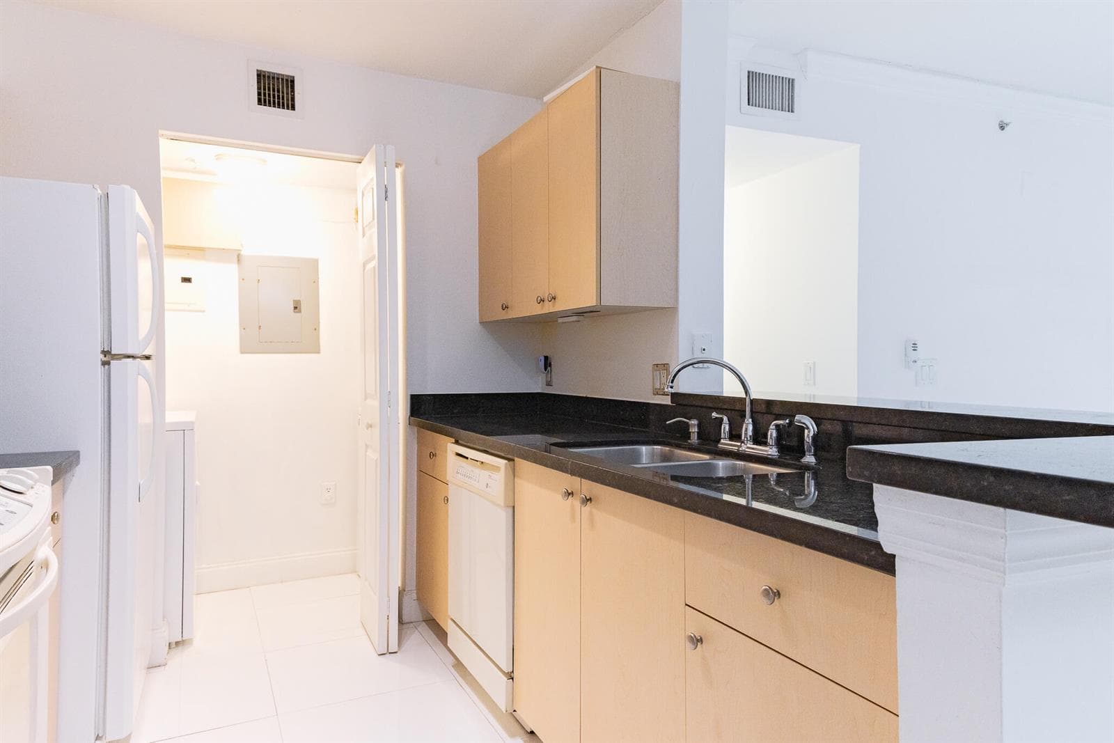 2451 E Centergate Drive # 208, Miramar, FL 33025 — zdjęcie 2