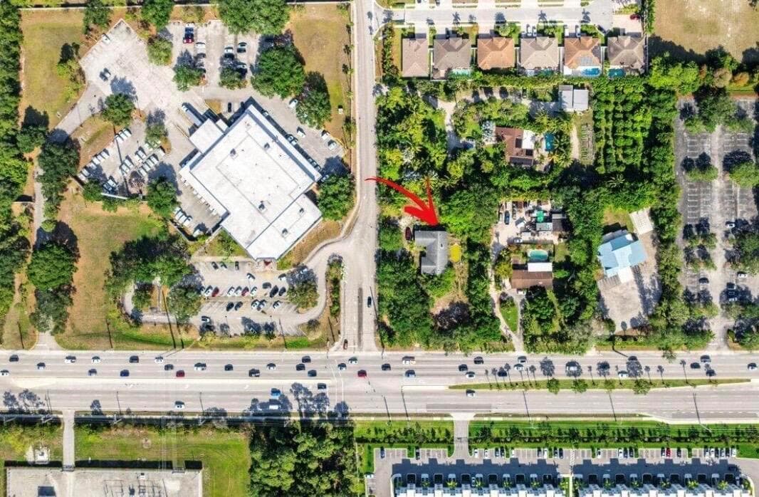 4390 S Jog Road, FL 33463
