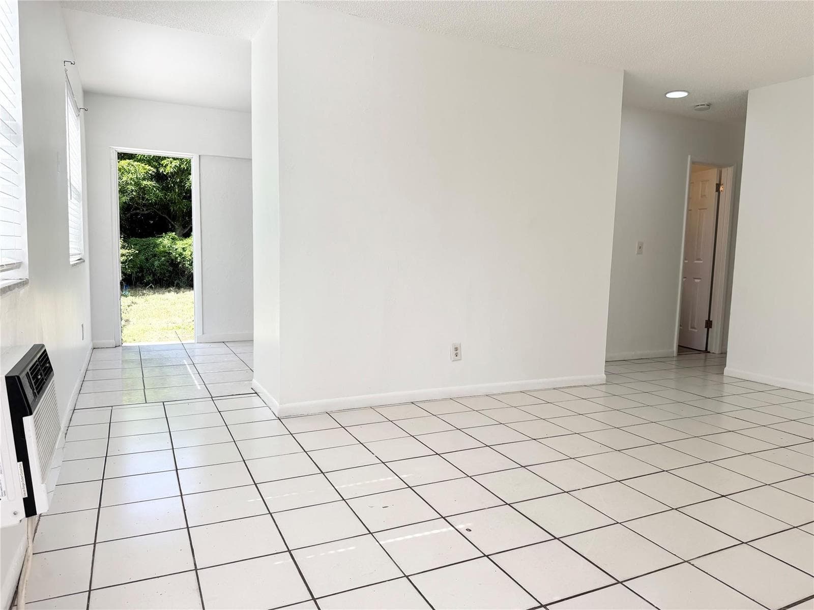 147 W 17th Street, Riviera Beach, FL 33404 — zdjęcie 2