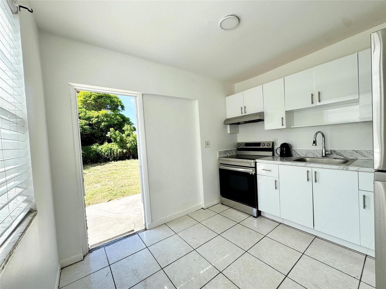 147 W 17th Street, Riviera Beach, FL 33404 — zdjęcie 4