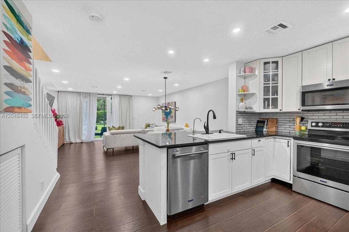 7102 Woodmont Way, Tamarac, FL 33321 — zdjęcie 3