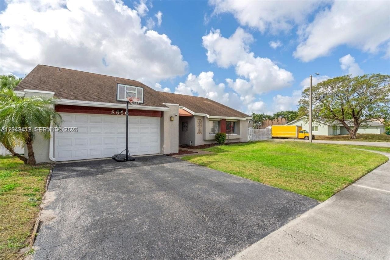 8650 NW 46th Ct, Lauderhill, FL 33351 — zdjęcie 3