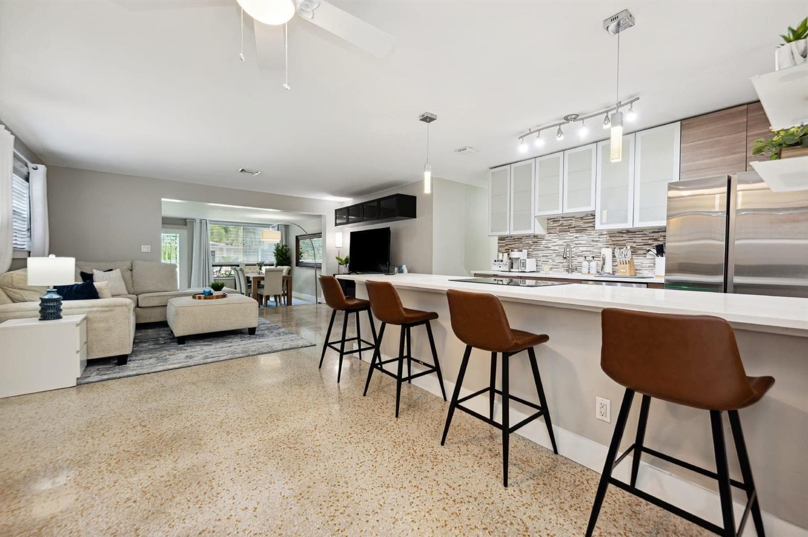 2507 NW 8th Avenue, Wilton Manors, FL 33311 — zdjęcie 3