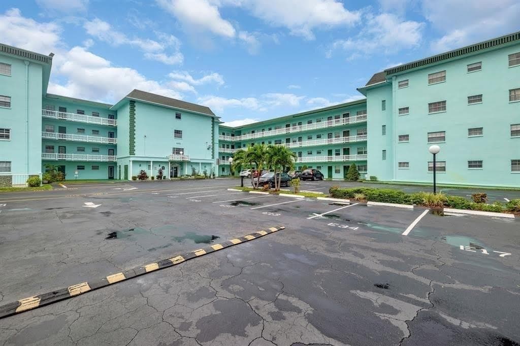 4141 NW 44th Avenue # 116, Lauderdale Lakes, FL 33319