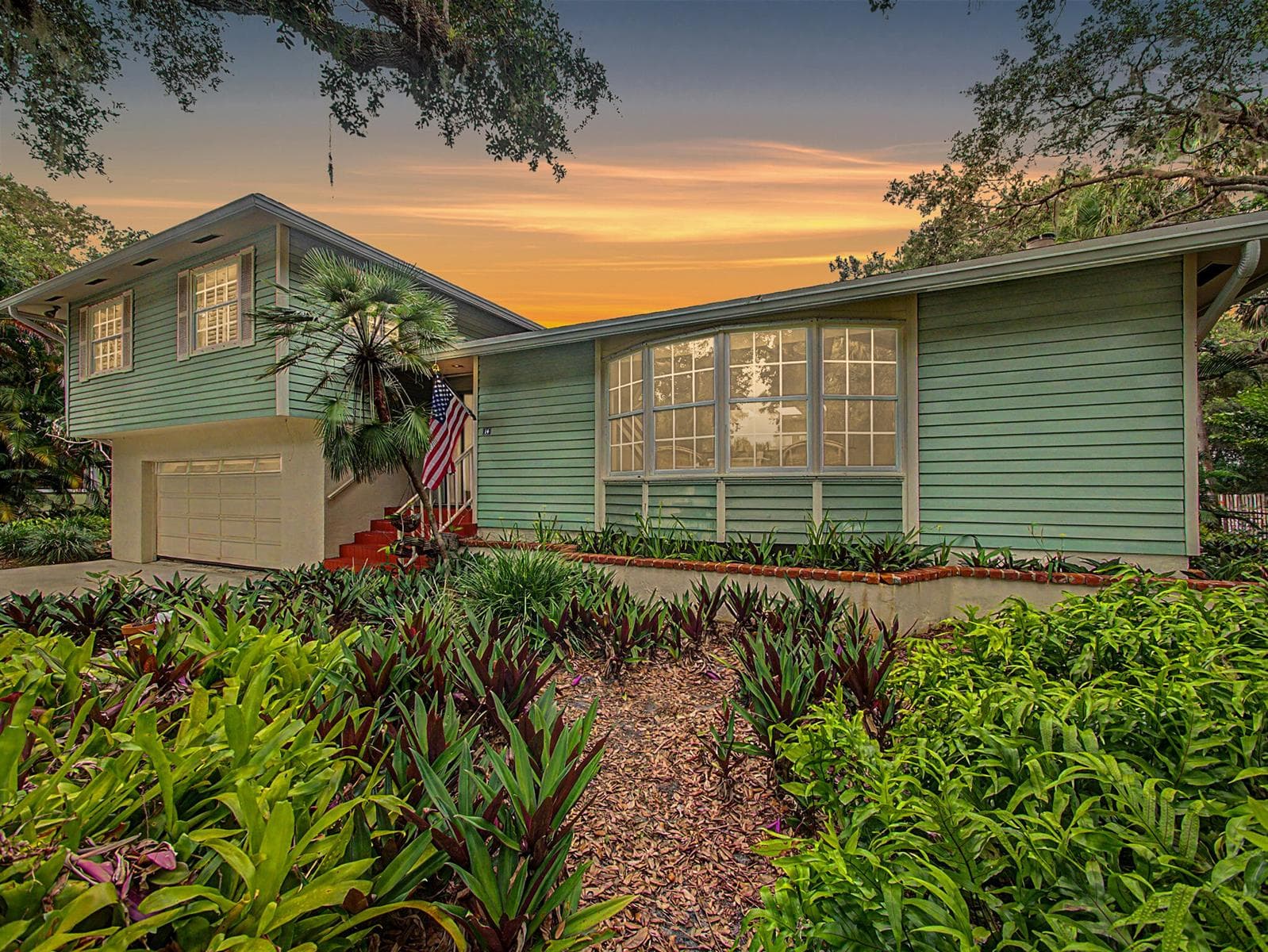 14 Emarita Way, Sewalls Point, FL 34996