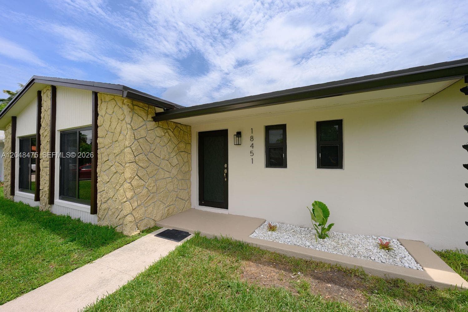 18451 SW 90th Ave, Cutler Bay, FL 33157 — zdjęcie 2