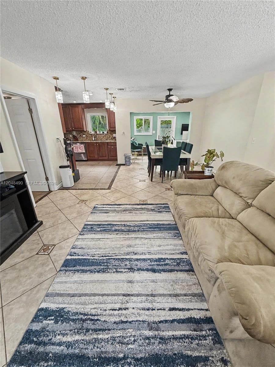 301 SW 65th Ave, Pembroke Pines, FL 33023 — zdjęcie 4