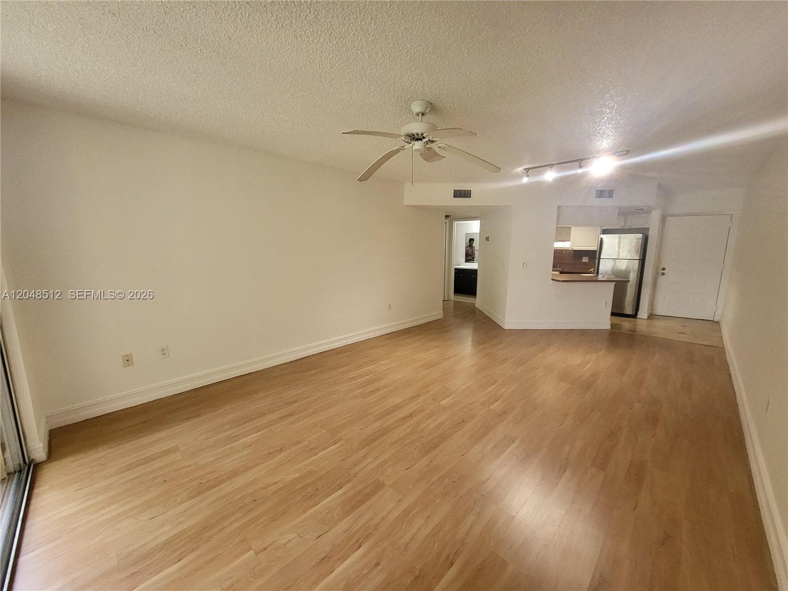 8225 Lake Dr # 405, Doral, FL 33166 — zdjęcie 2