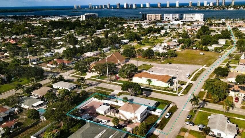 305 Cypress Drive # 1, Lake Park, FL 33403 — zdjęcie 2