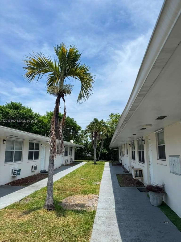 16001 NE 18th Pl # 3, North Miami Beach, FL 33162 — zdjęcie 2