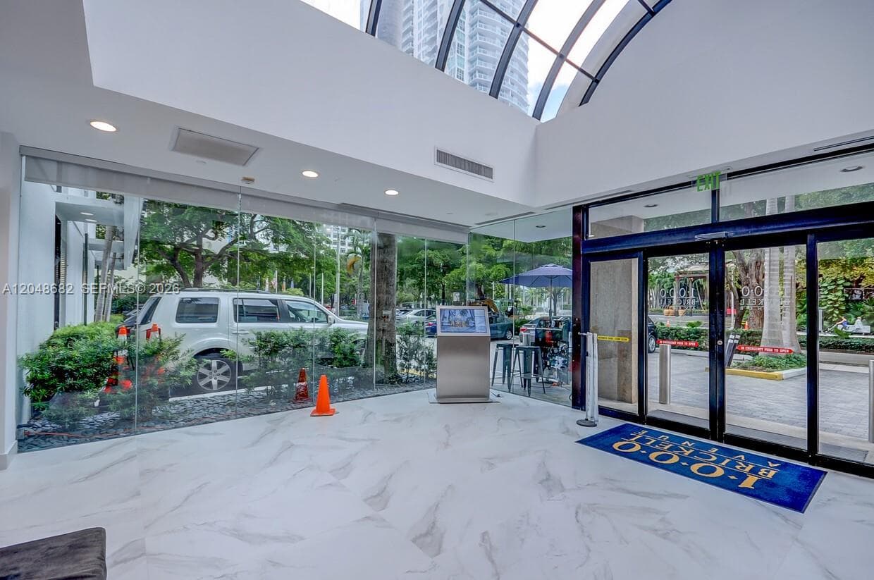 1000 Brickell Ave # 7F, Miami, FL 33131 — zdjęcie 2