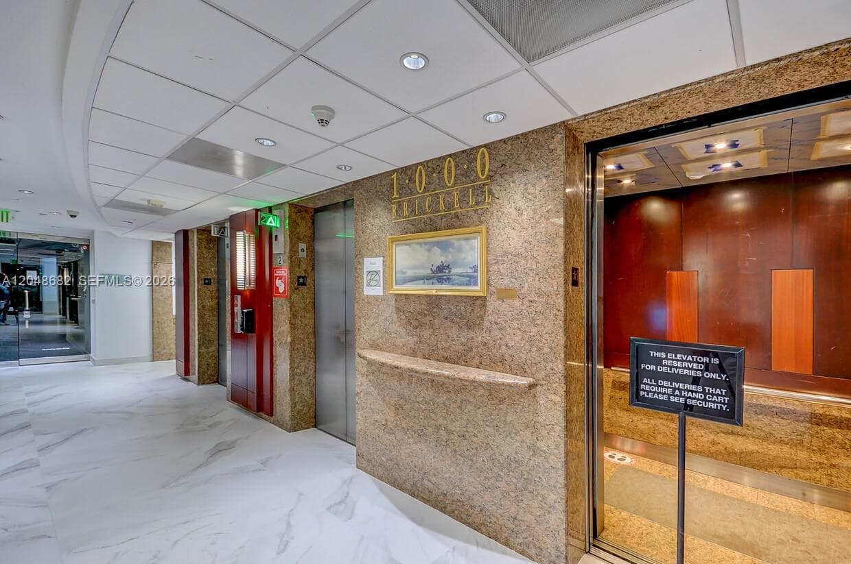 1000 Brickell Ave # 7F, Miami, FL 33131 — zdjęcie 3