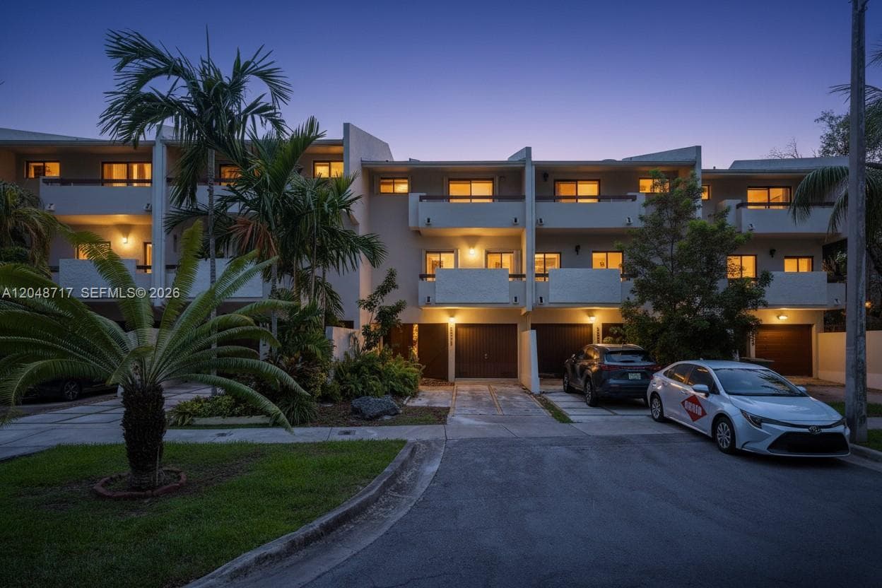 2525 NE 135th St, North Miami, FL 33181