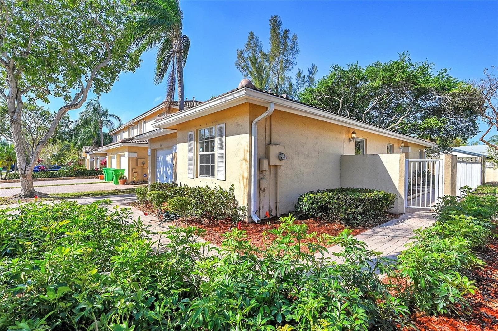 5361 NW 90th Avenue, Sunrise, FL 33351 — zdjęcie 3