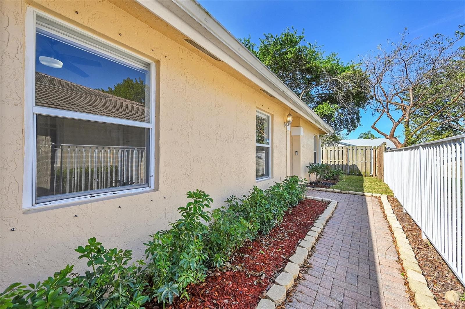 5361 NW 90th Avenue, Sunrise, FL 33351 — zdjęcie 4