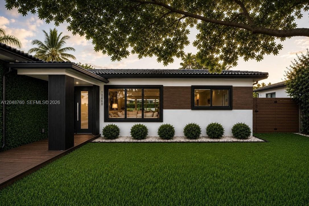 10658 NE 11th Ave, Miami Shores, FL 33138 — zdjęcie 2