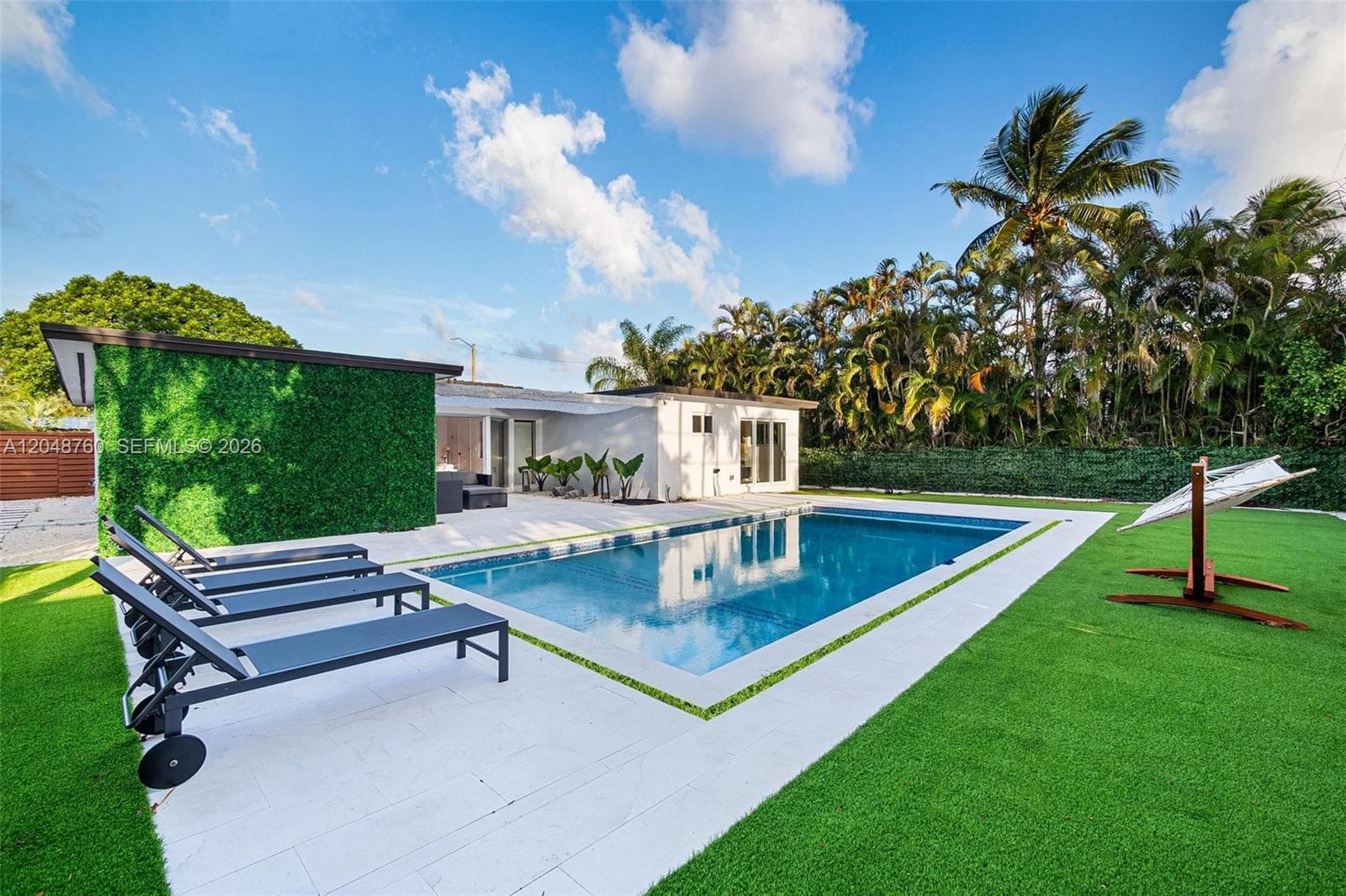 10658 NE 11th Ave, Miami Shores, FL 33138 — zdjęcie 3