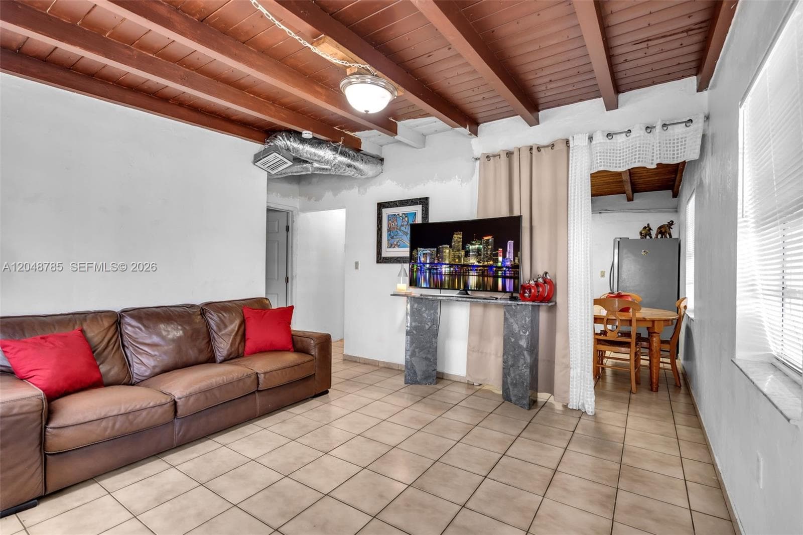 6084 E 7th Ave, Hialeah, FL 33013 — zdjęcie 4