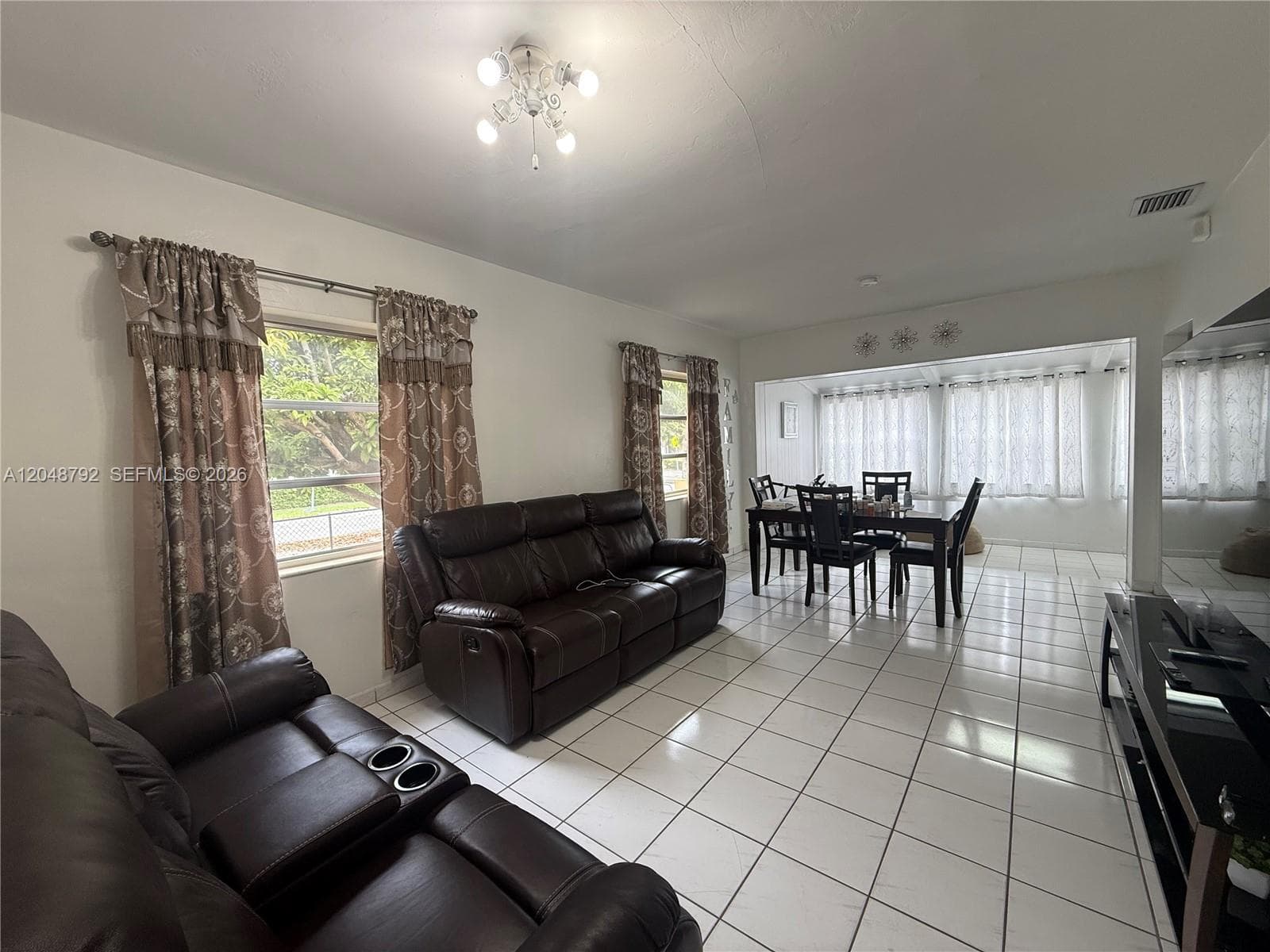 4470 W 1st Ave, Hialeah, FL 33012 — zdjęcie 2