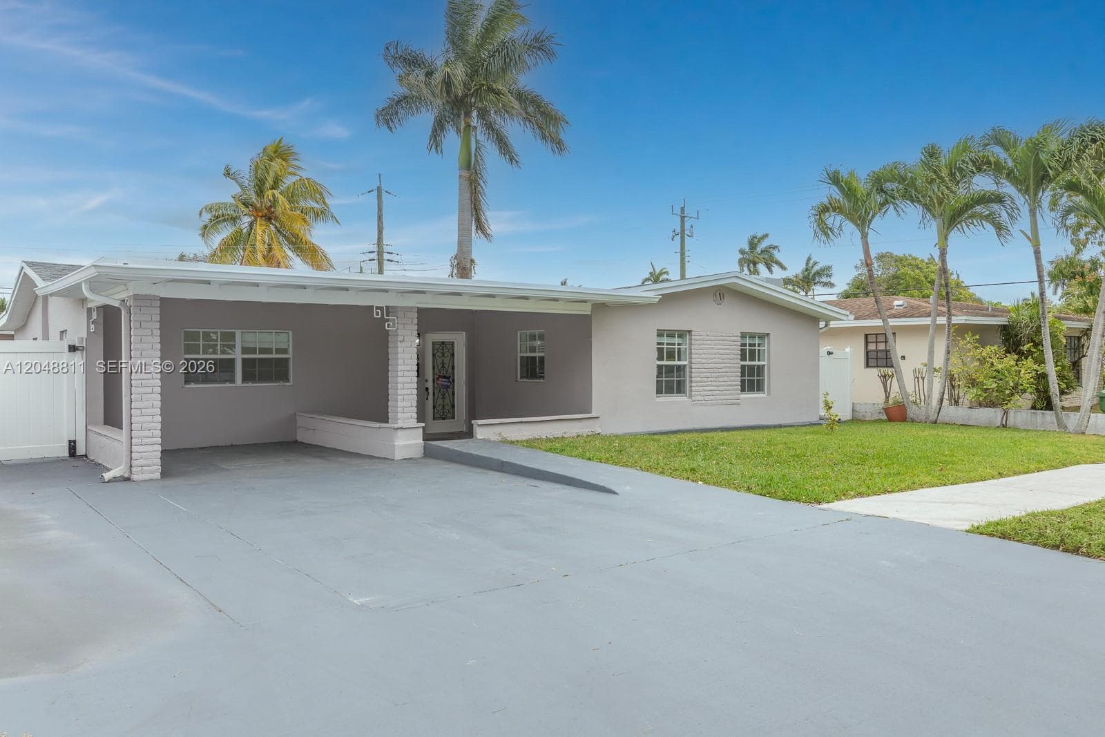 913 NE 2nd St, Hallandale Beach, FL 33009 — zdjęcie 2