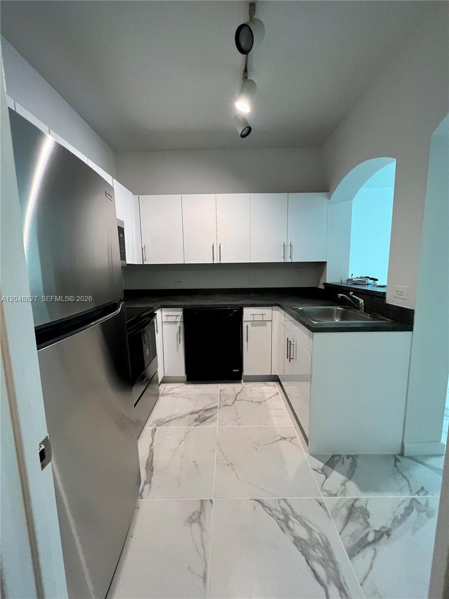 9172 Collins Ave # 214, Surfside, FL 33154 — zdjęcie 4