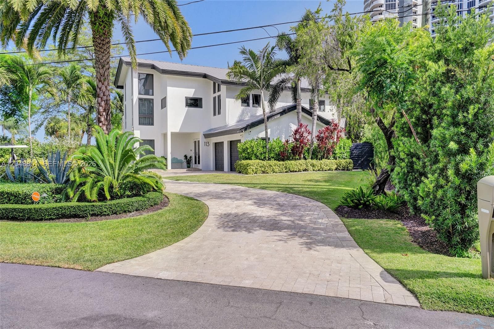 113 Holiday Dr, Hallandale Beach, FL 33009 — zdjęcie 5