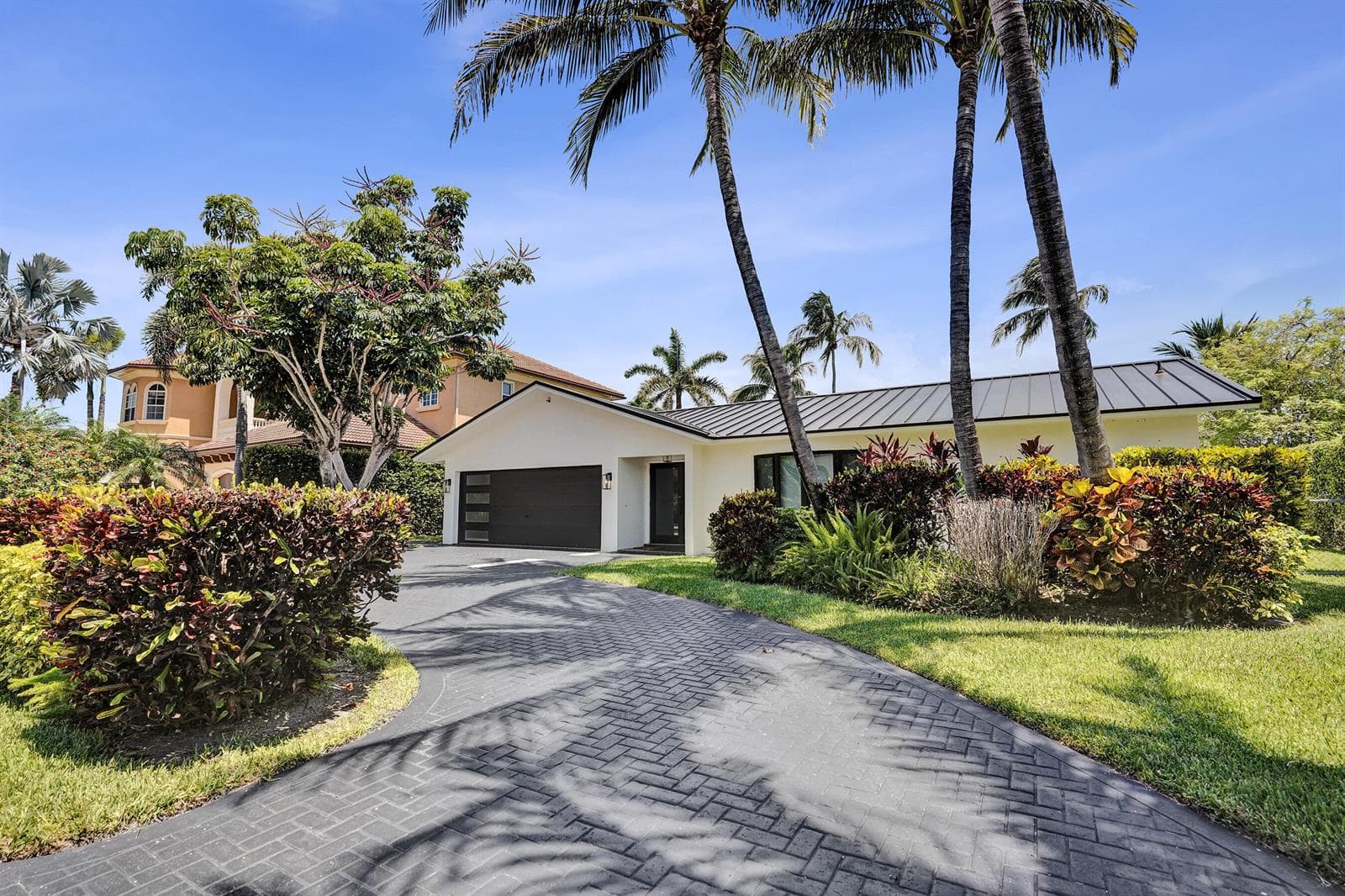 933 Banyan Drive, Delray Beach, FL 33483