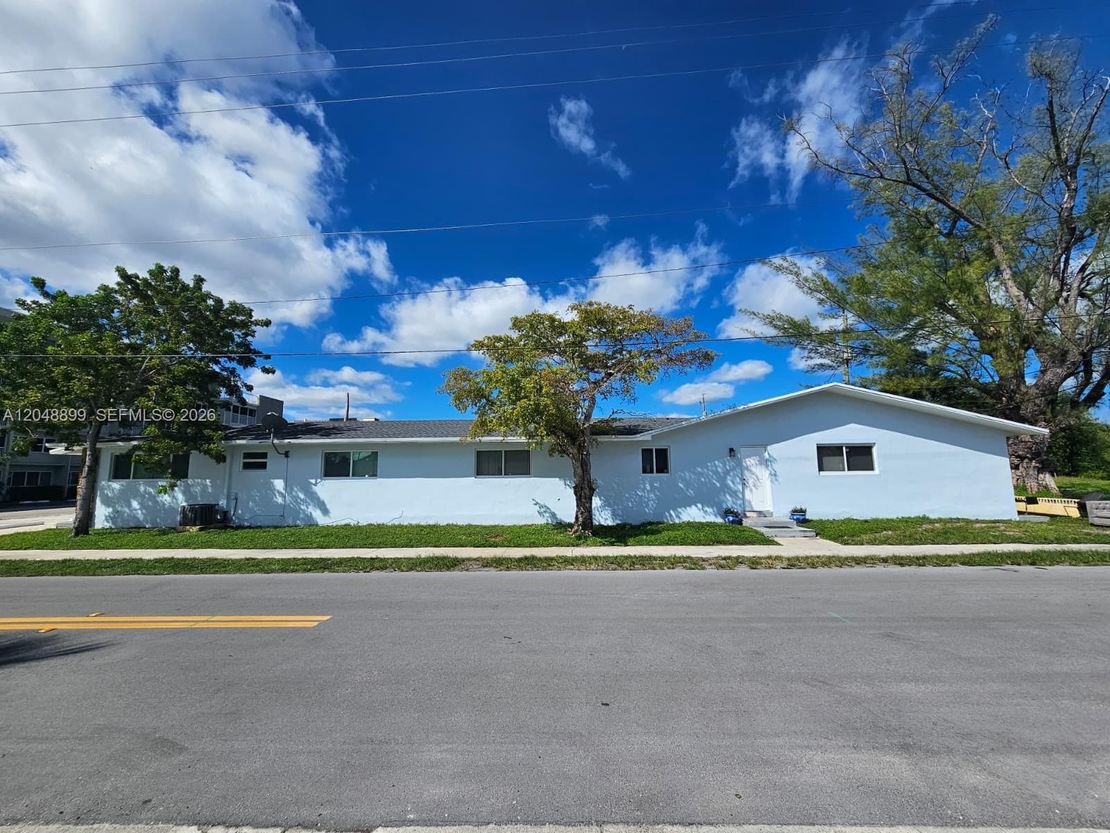 329 SE 2nd St, Hallandale Beach, FL 33009 — zdjęcie 2