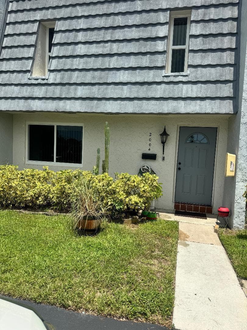 2004 NW 38th Terrace # 803, Lauderdale Lakes, FL 33311