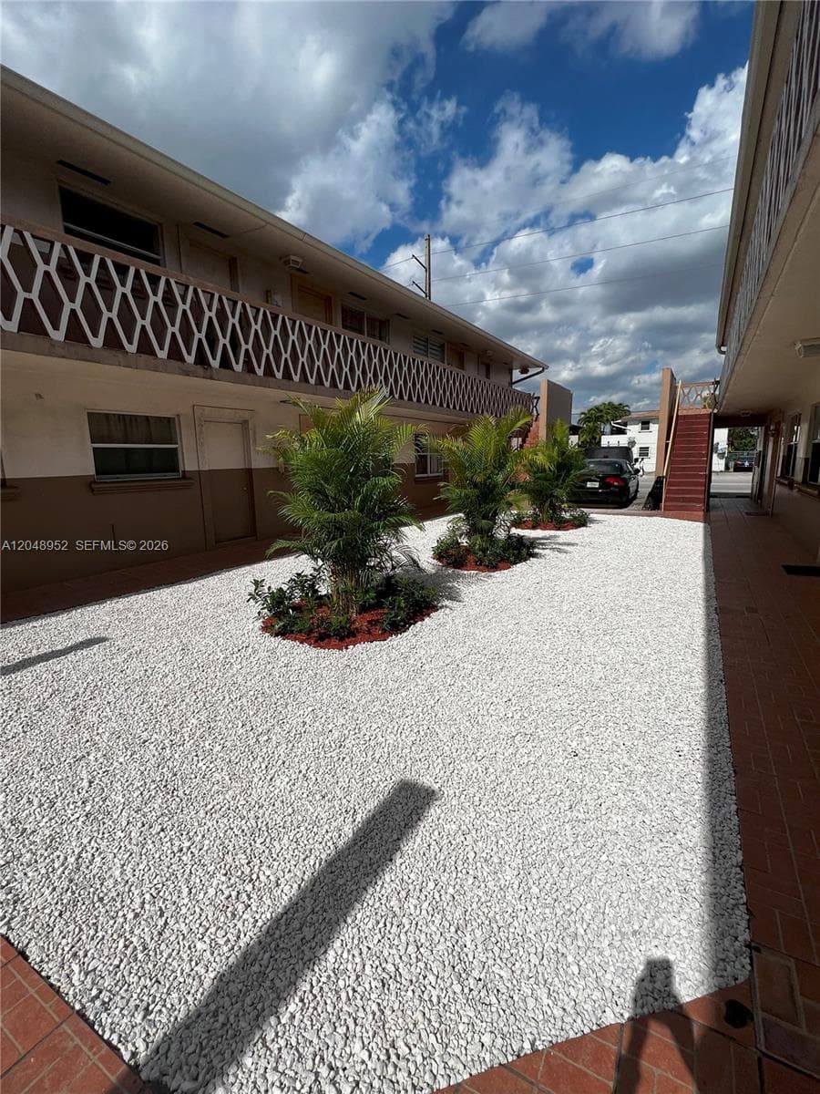 654 W 29th St # 4, Hialeah, FL 33012