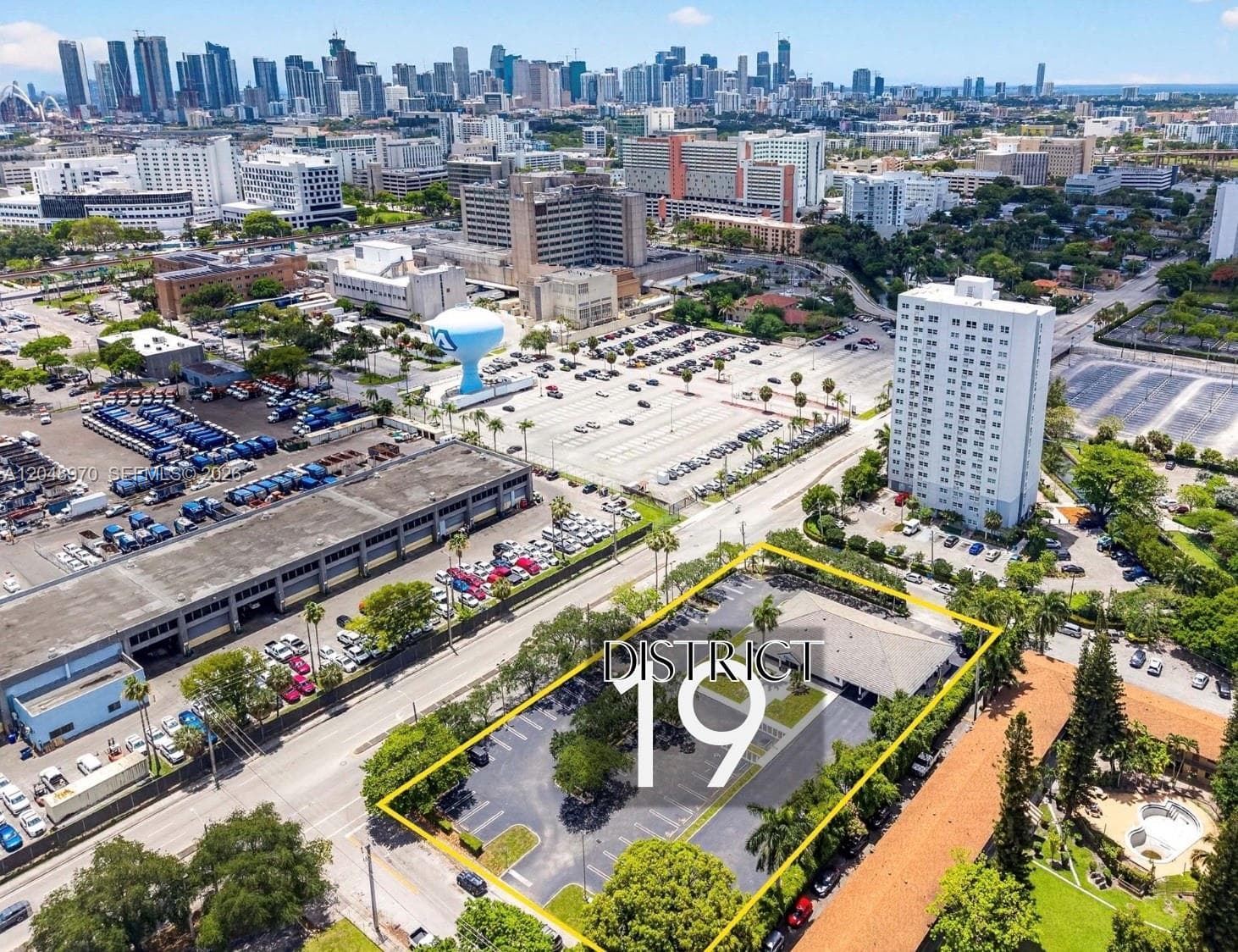 1902 NW 14th Ave, Miami, FL 33125 — zdjęcie 2