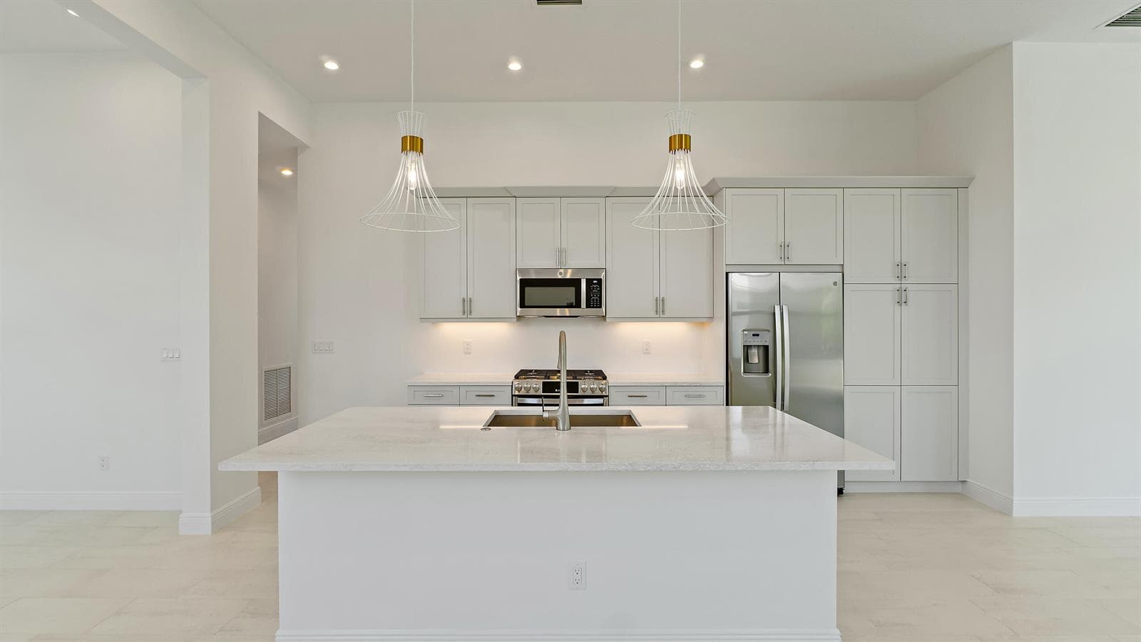 204 SE Via Sangro, Port St. Lucie, FL 34952 — zdjęcie 5