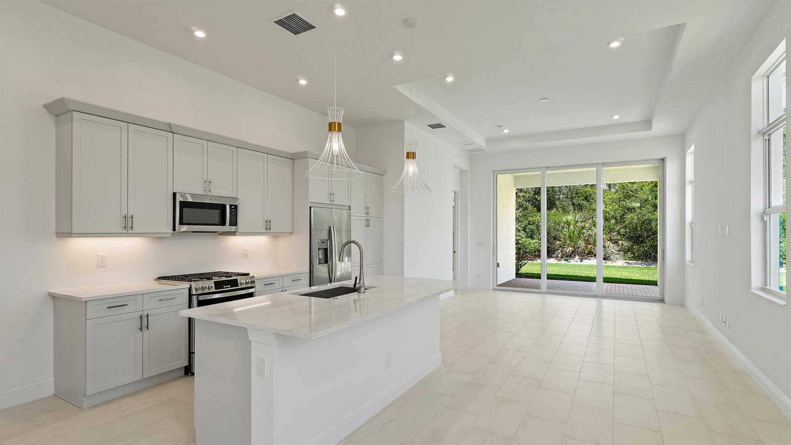 204 SE Via Sangro, Port St. Lucie, FL 34952 — zdjęcie 4