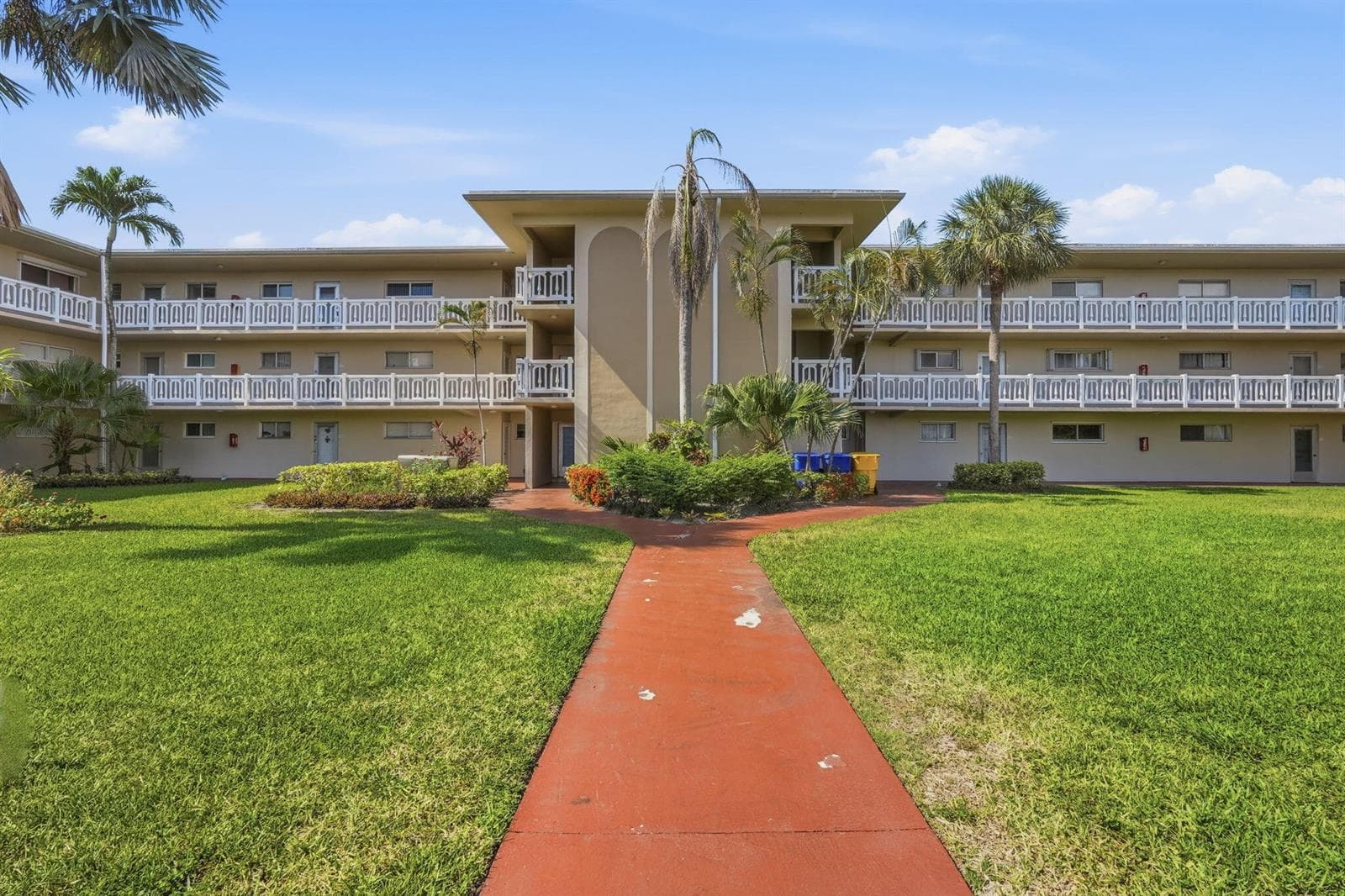 2606 Garden Drive S # 305, Lake Worth, FL 33461