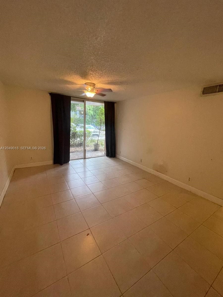 10773 Cleary Blvd # 103, Plantation, FL 33324 — zdjęcie 2