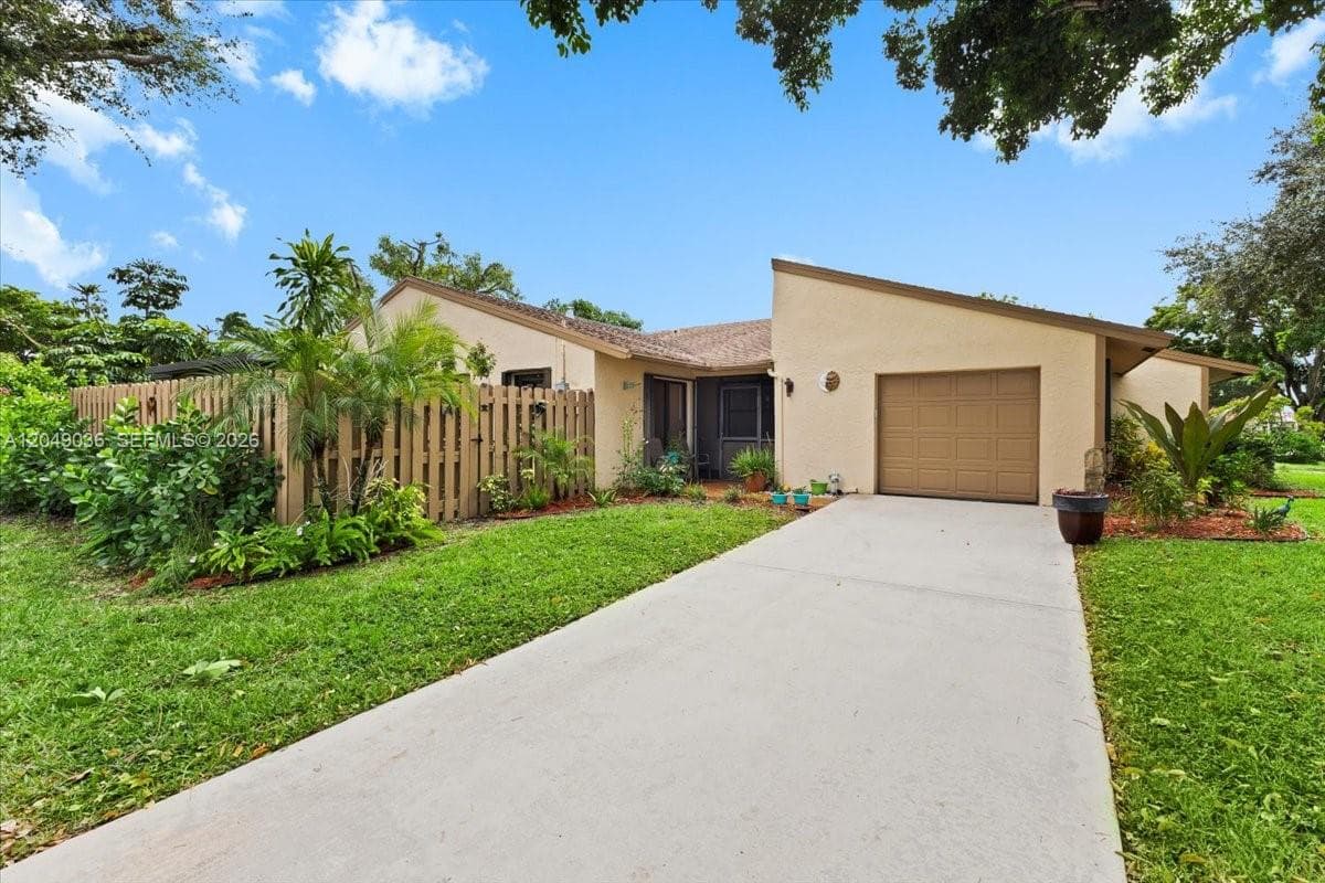 901 NW 26th Ave, Delray Beach, FL 33445