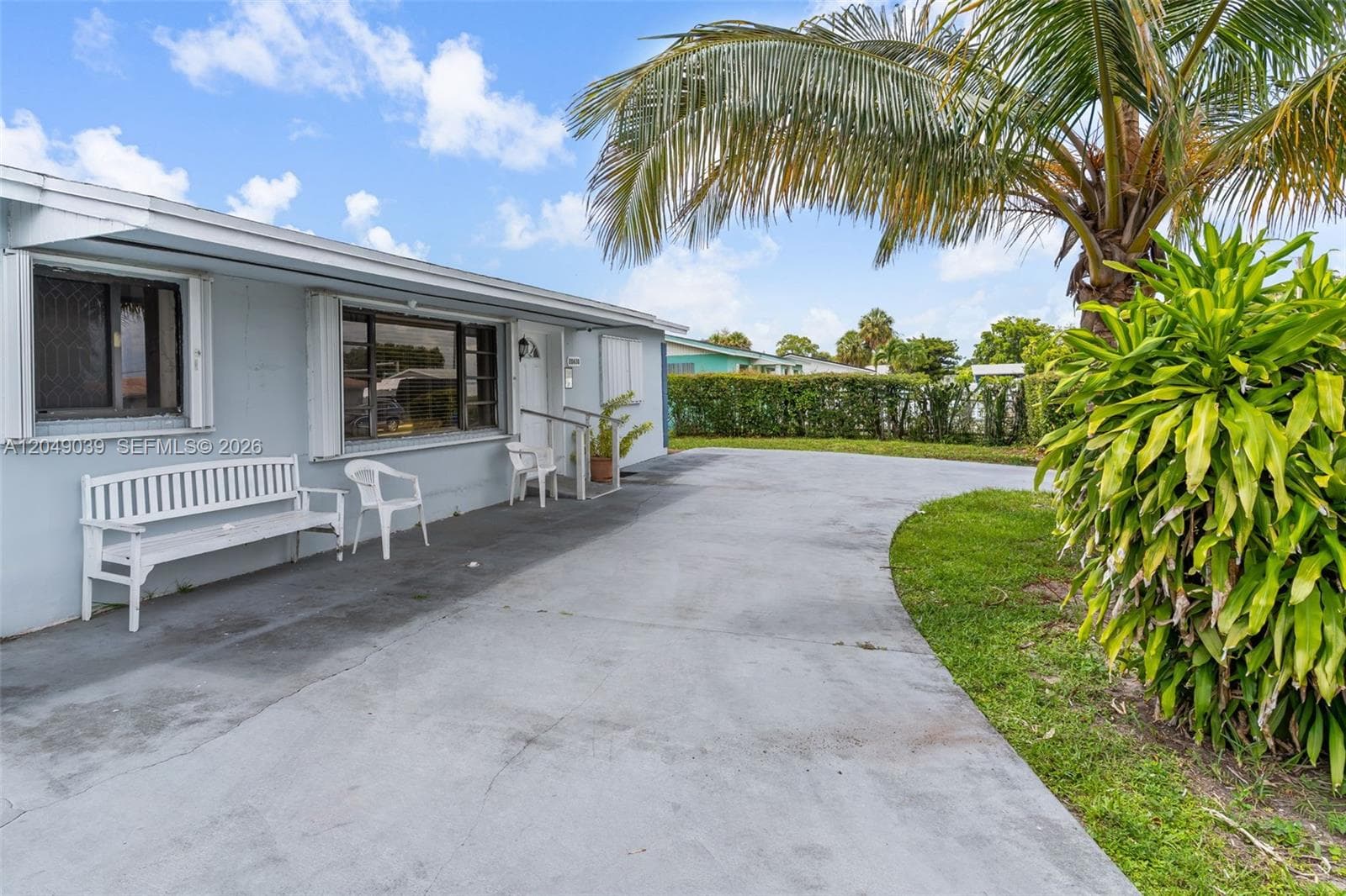 20630 NW 37th Ct, Miami Gardens, FL 33055 — zdjęcie 2