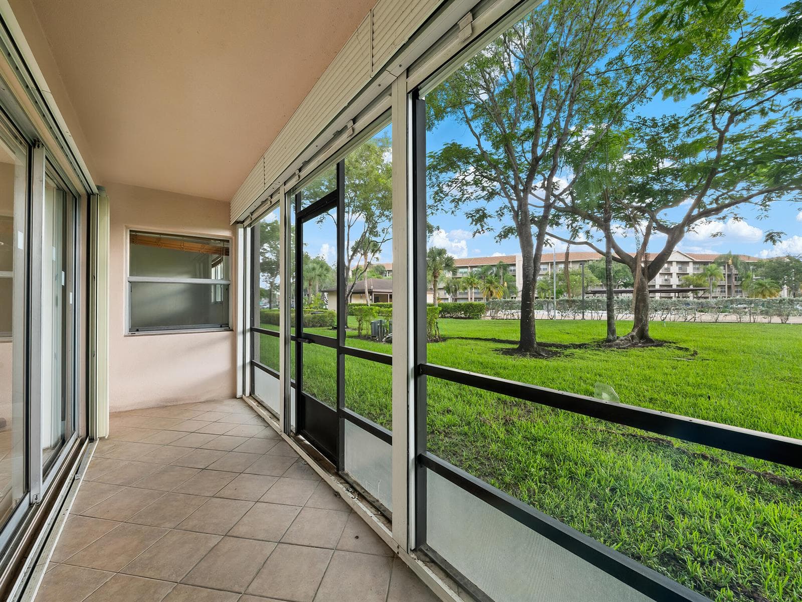 550 SW 137 Avenue # L114, Pembroke Pines, FL 33027 — zdjęcie 5