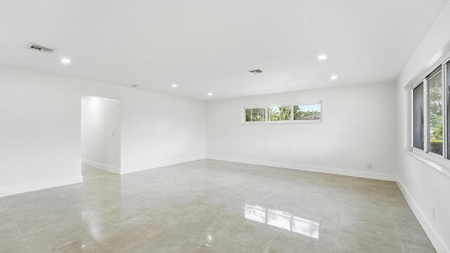 21020 Highland Lakes Boulevard, Miami, FL 33179 — zdjęcie 5