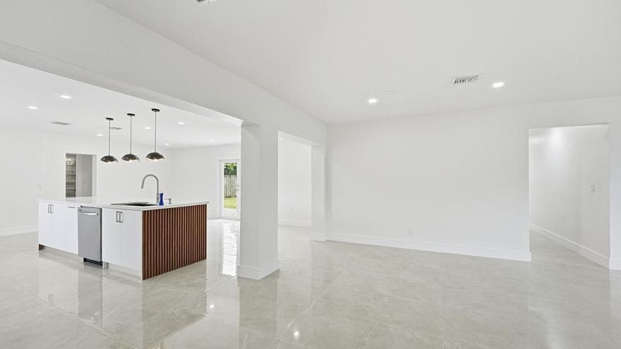 21020 Highland Lakes Boulevard, Miami, FL 33179 — zdjęcie 4