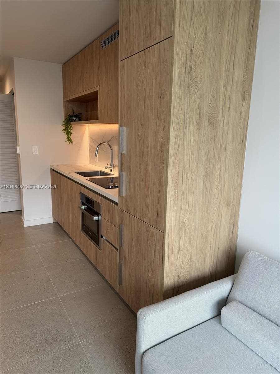 11 NE 6th St # 515, Miami, FL 33132 — zdjęcie 3