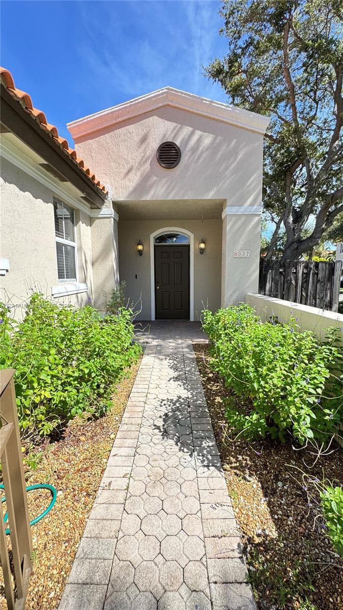 8337 NW 142nd St # 8337, Miami Lakes, FL 33016 — zdjęcie 4
