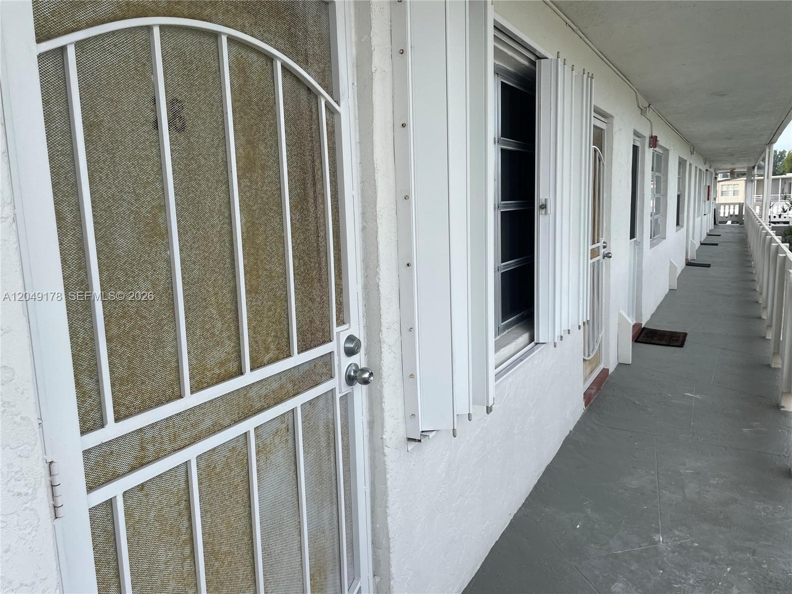 20120 NE 2nd Ave # W28, Miami Gardens, FL 33179 — zdjęcie 2