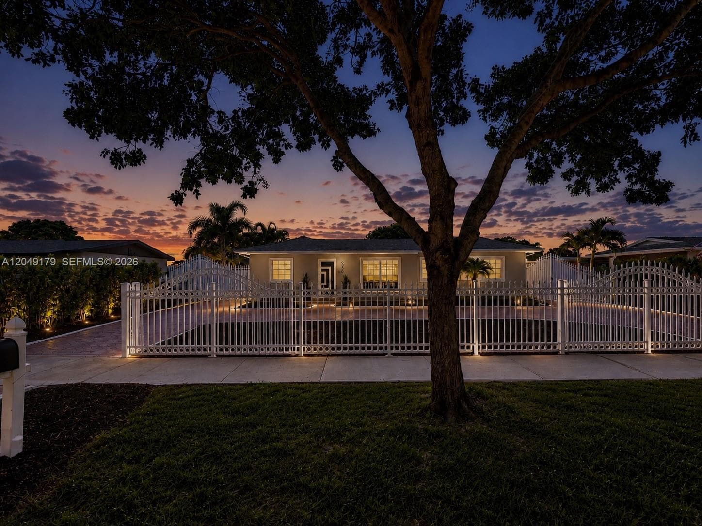20501 NW 44th Court, Miami Gardens, FL 33055 — zdjęcie 2