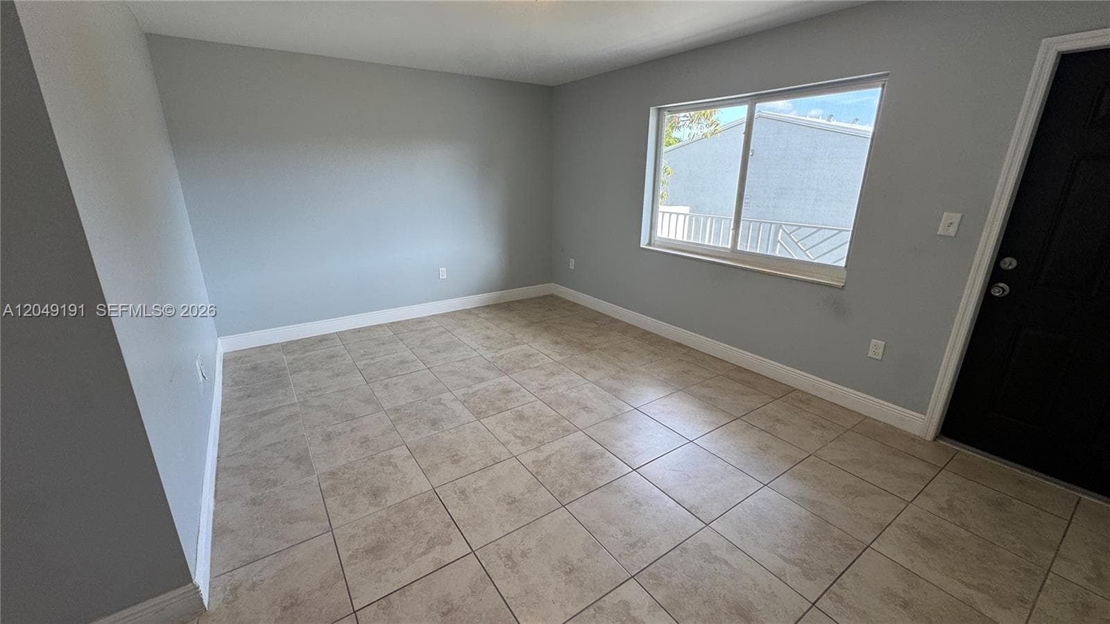 1955 NW 5th Pl # 11, Miami, FL 33136 — zdjęcie 3